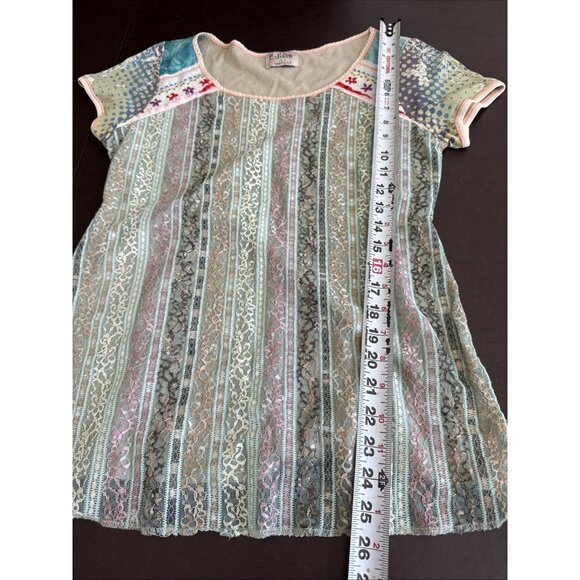 Edista Colorful Boho Lace Short-Sleeve Top Patterned Shoulders & Striped Design - Picture 5 of 6